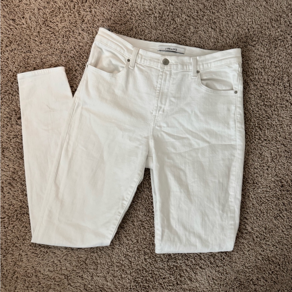 White skinny jeans